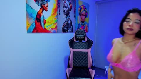 Snapshot of marianne__ chatting on 02.17.26 M A R I A N E online show from 02.17.26