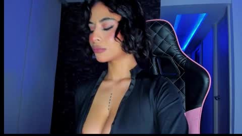 Snapshot of marianne__ chatting on 03.08.26 M A R I A N E online show from 03.08.26