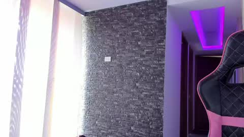 Snapshot of marianne__ chatting on 04.12.26 M A R I A N E online show from 04.12.26