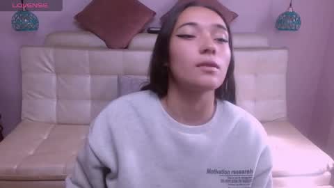 Snapshot of marianne_cam chatting on 04.24.26 marianne_cam online show from 04.24.26