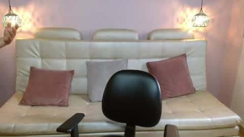 Snapshot of marianne_cam chatting on 05.19.26 marianne_cam online show from 05.19.26