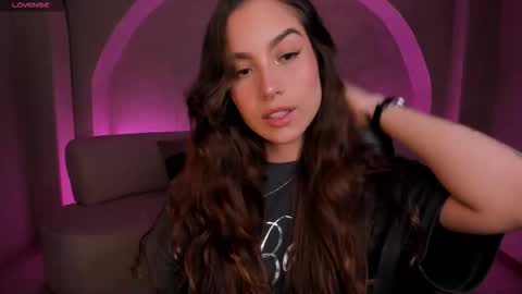 Marianne  online show from 12.16.25