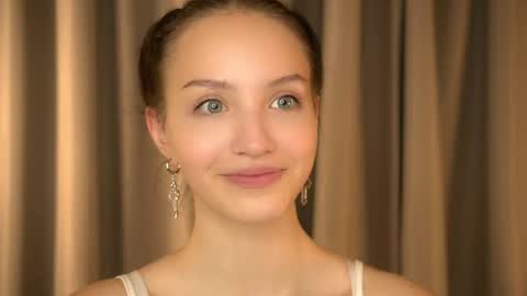 Snapshot of mariannsullivant chatting on 11.05.25 Rachel online show from 11.05.25