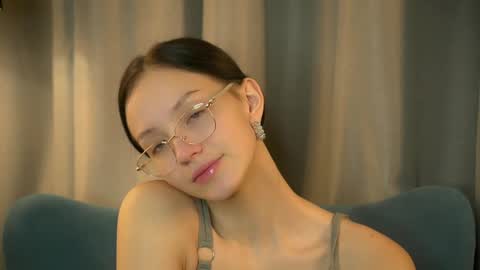 Snapshot of mariannsullivant chatting on 11.13.25 Rachel online show from 11.13.25