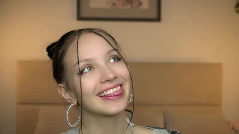 Snapshot of mariannsullivant chatting on 11.18.25 Rachel online show from 11.18.25