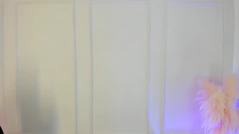 Snapshot of mariapettit chatting on 12.15.25 Maria Pettit online show from 12.15.25