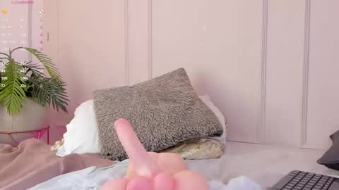 Snapshot of mariapettit chatting on 01.05.26 Maria Pettit online show from 01.05.26