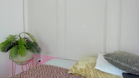 Snapshot of mariapettit chatting on 01.10.26 Maria Pettit online show from 01.10.26