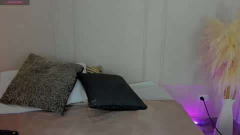 Snapshot of mariapettit chatting on 01.16.26 Maria Pettit online show from 01.16.26