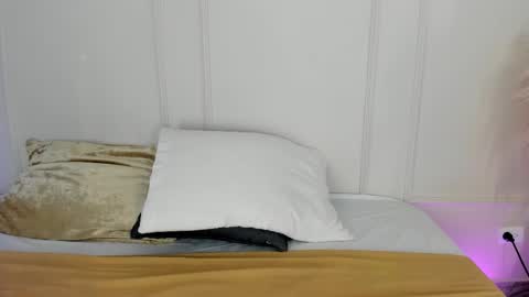 Snapshot of mariapettit chatting on 02.07.26 Maria Pettit online show from 02.07.26