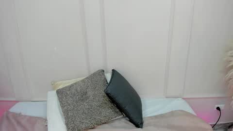 Snapshot of mariapettit chatting on 02.26.26 Maria Pettit online show from 02.26.26