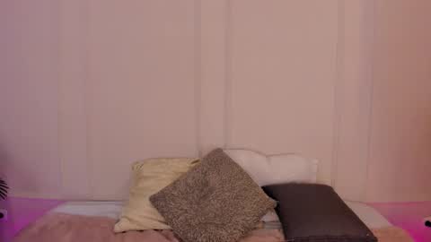 Snapshot of mariapettit chatting on 02.28.26 Maria Pettit online show from 02.28.26