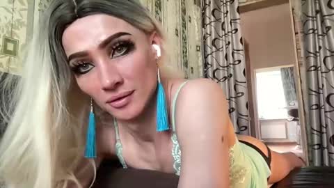 Mari online show from 03.10.25