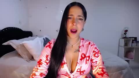 Nicolle online show from 10.12.25