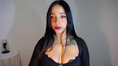 Nicolle online show from 11.03.25