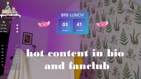 Snapshot of marie_diaze chatting on 12.11.24 Marie LEAVE YOUR WITH ME online show from 12.11.24