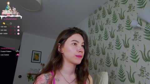 Snapshot of marie_diaze chatting on 12.12.24 Marie LEAVE YOUR WITH ME online show from 12.12.24