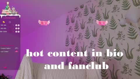 Snapshot of marie_diaze chatting on 12.22.24 Marie LEAVE YOUR WITH ME online show from 12.22.24