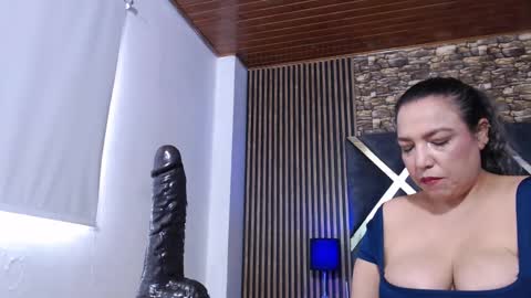 Snapshot of marie_hss chatting on 12.02.25 marie_hss online show from 12.02.25