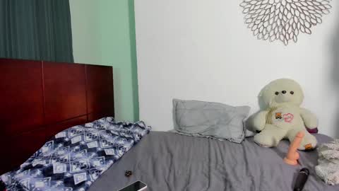 700 pm Washington time online show from 01.03.25