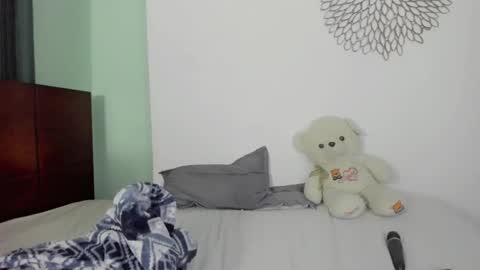 700 pm Washington time online show from 01.28.25