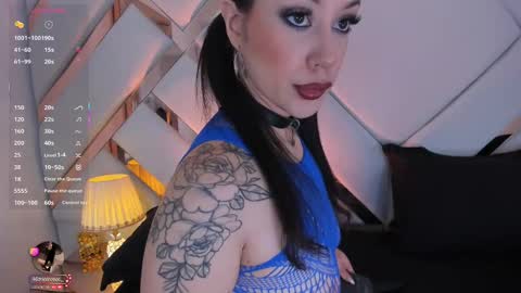 Snapshot of mariee_rosee chatting on 09.10.25 Mary online show from 09.10.25