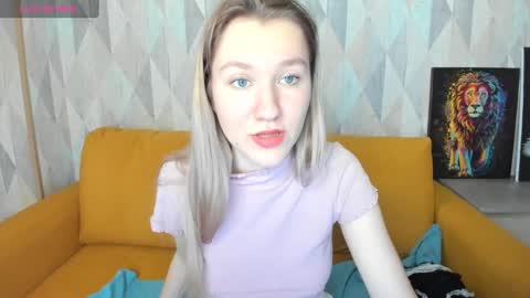 Snapshot of mariel_brown chatting on 01.03.25 mariel_brown online show from 01.03.25