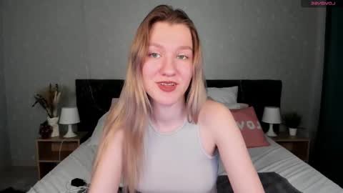 Snapshot of mariel_brown chatting on 02.11.25 mariel_brown online show from 02.11.25