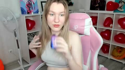 Snapshot of mariel_brown chatting on 02.12.25 mariel_brown online show from 02.12.25