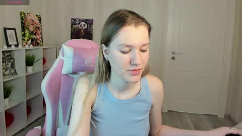 Snapshot of mariel_brown chatting on 03.11.25 mariel_brown online show from 03.11.25