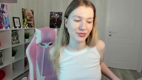 Snapshot of mariel_brown chatting on 03.12.25 mariel_brown online show from 03.12.25
