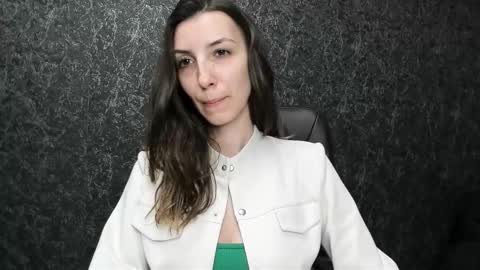 Snapshot of marielleanker chatting on 09.22.25 marielleanker online show from 09.22.25