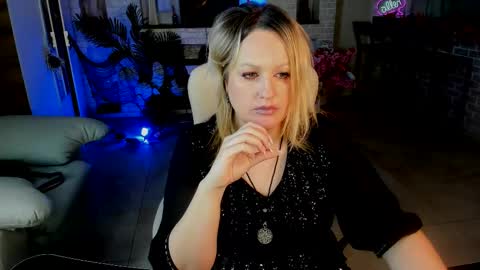 mariemlui online show from 10.26.25