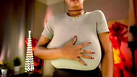 Nikita - Scroll down and read my bio please. New Pictures in Bio online show from 05.11.26