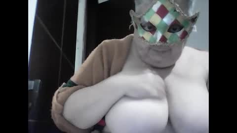 Snapshot of marilu64 chatting on 12.12.24 marilu64 online show from 12.12.24