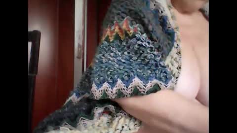 Snapshot of marilu64 chatting on 01.25.25 marilu64 online show from 01.25.25