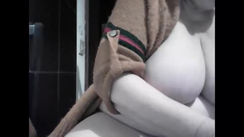 Snapshot of marilu64 chatting on 02.18.25 marilu64 online show from 02.18.25