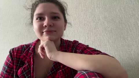 Emmie online show from 05.04.26
