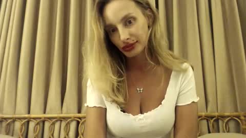 Snapshot of marilyndevilish chatting on 11.12.25 MarilynDevilish online show from 11.12.25