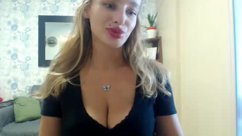 Snapshot of marilyndevilish chatting on 11.17.25 MarilynDevilish online show from 11.17.25