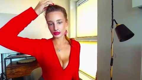 Snapshot of marilyndevilish chatting on 12.03.25 MarilynDevilish online show from 12.03.25