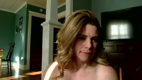 Snapshot of marilynmidas chatting on 06.16.26 marilynmidas online show from 06.16.26