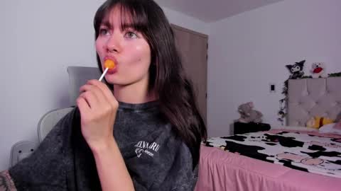 Snapshot of marin_kitoko chatting on 10.03.25 Marin kitoko online show from 10.03.25