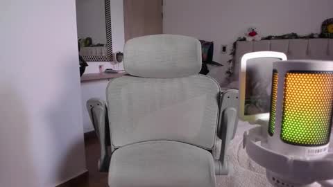 Snapshot of marin_kitoko chatting on 10.31.25 Marin kitoko online show from 10.31.25