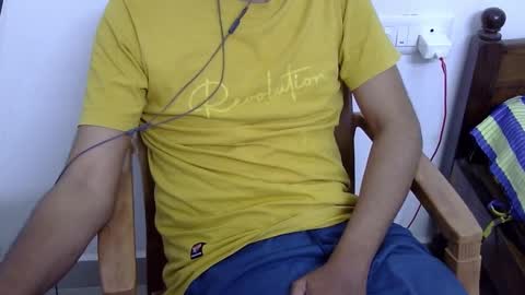 Snapshot of marinavine chatting on 01.13.25 The SHY UncutBoy online show from 01.13.25