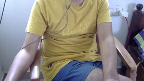 Snapshot of marinavine chatting on 01.14.25 The SHY UncutBoy online show from 01.14.25