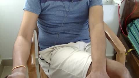 Snapshot of marinavine chatting on 02.01.25 The SHY UncutBoy online show from 02.01.25