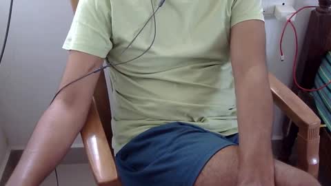 Snapshot of marinavine chatting on 02.16.25 The SHY UncutBoy online show from 02.16.25