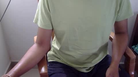 Snapshot of marinavine chatting on 02.08.26 The SHY UncutBoy online show from 02.08.26