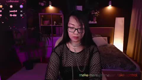 Snapshot of marine_vact chatting on 03.04.25 Marine  online show from 03.04.25